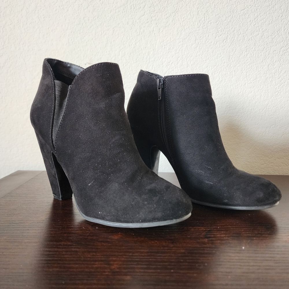 Chic Y2k Candie's Black Suede Ankle Booties Size 7.5